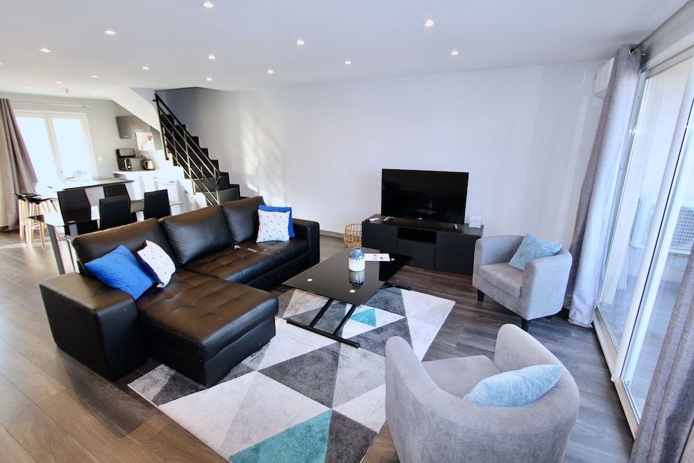 Cannes Luxury Residence Rentals Penthouse 10