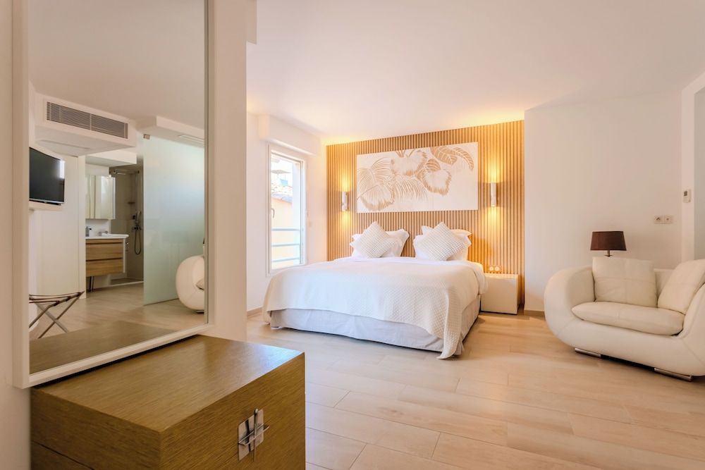 undefined Traverse des Artistes 7