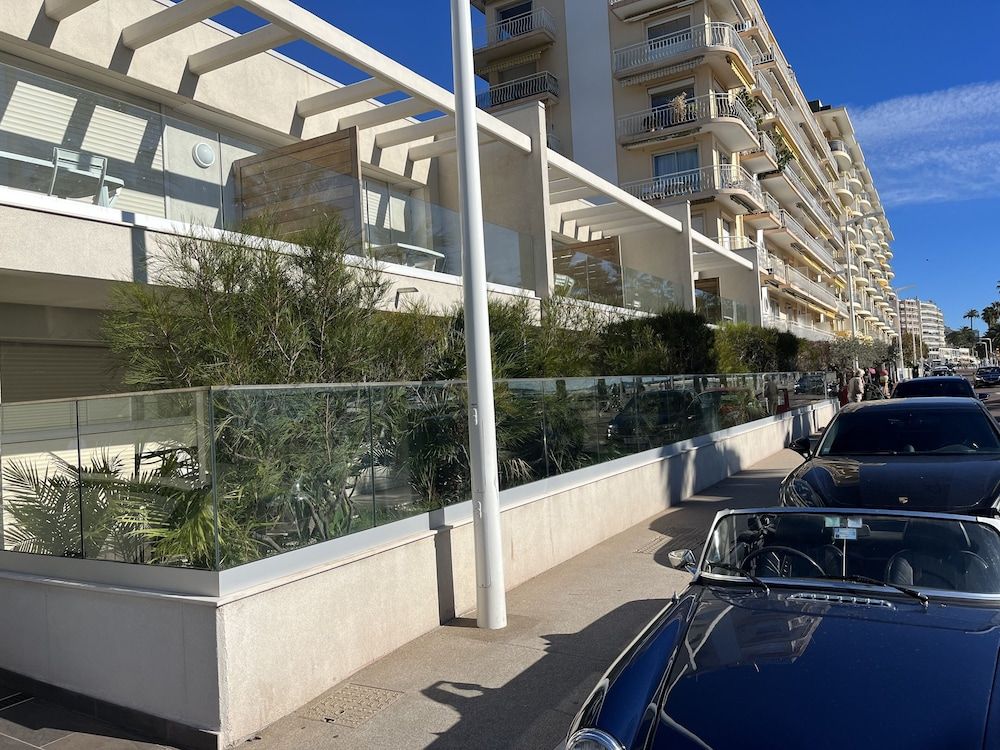 undefined Le Midi 8 4