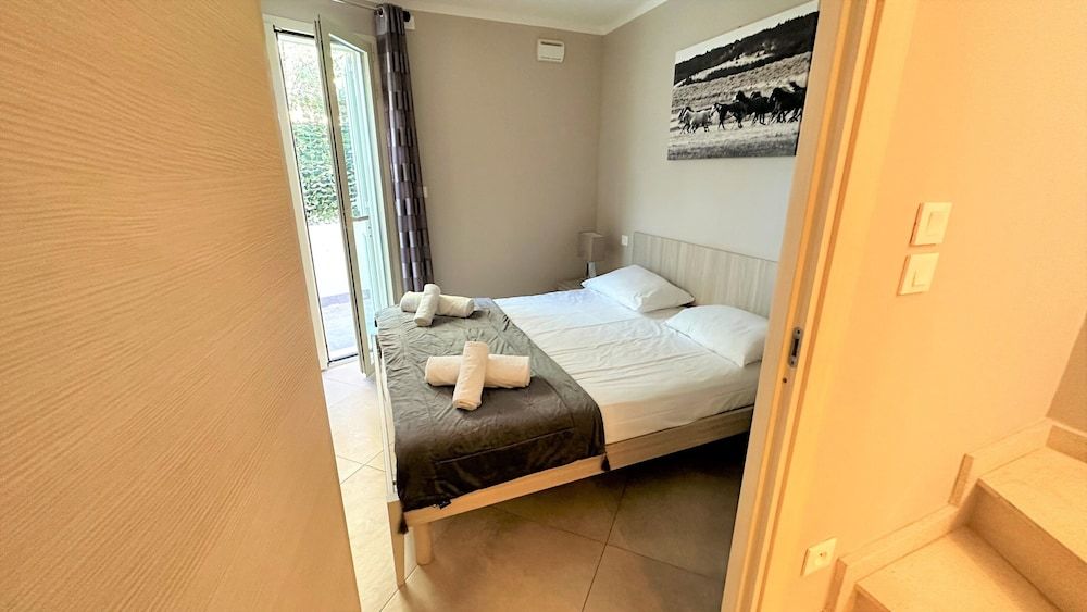 Le Midi 8 Junior Apartment, 2 Bedrooms, Terrace, Sea View