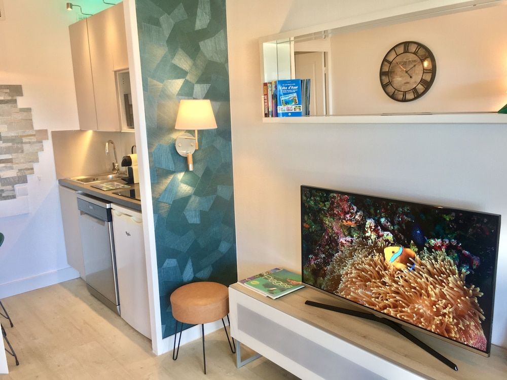 MyHome Riviera Apartments - Cannes Rentals Panoramic Apartment, Terrace, Sea View 19