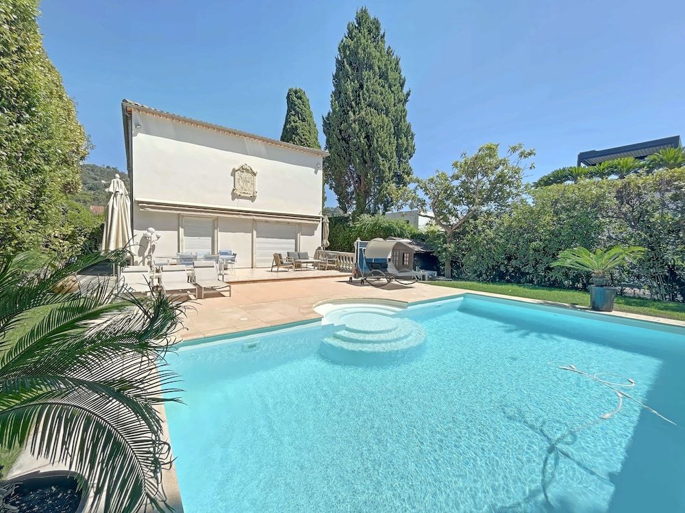 City Villa, 5 Bedrooms