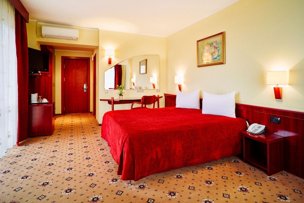 Hotel Caro Economy Double or Twin Room, Non Smoking 2