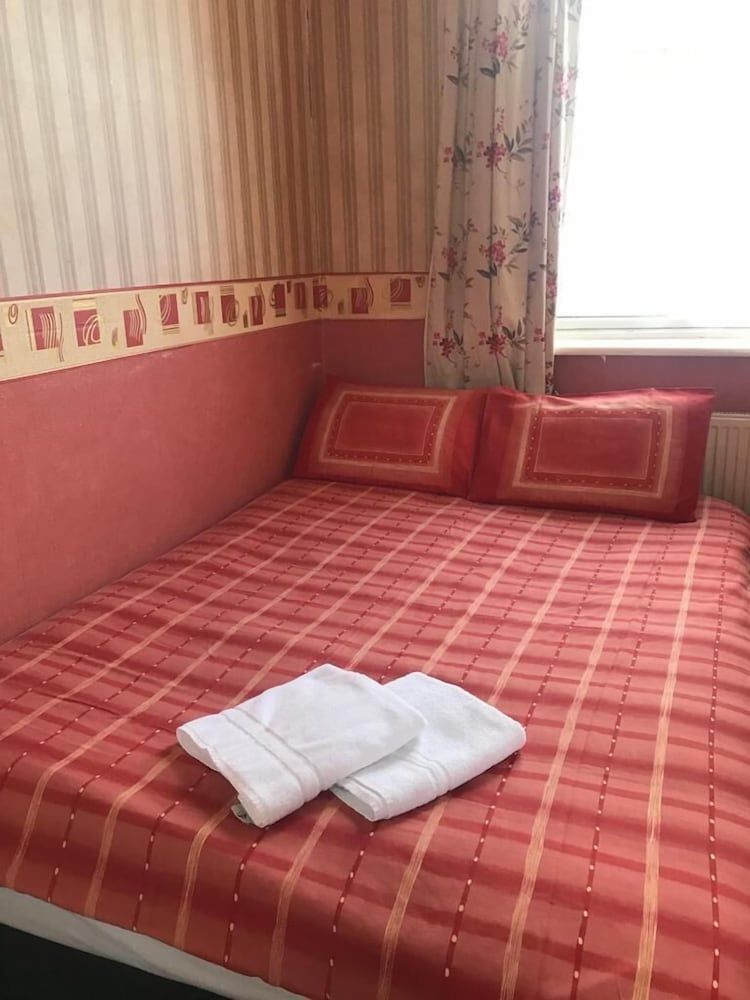 Small Double, Ensuite