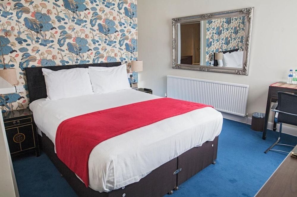 Blue Piano Deluxe Double Room 2