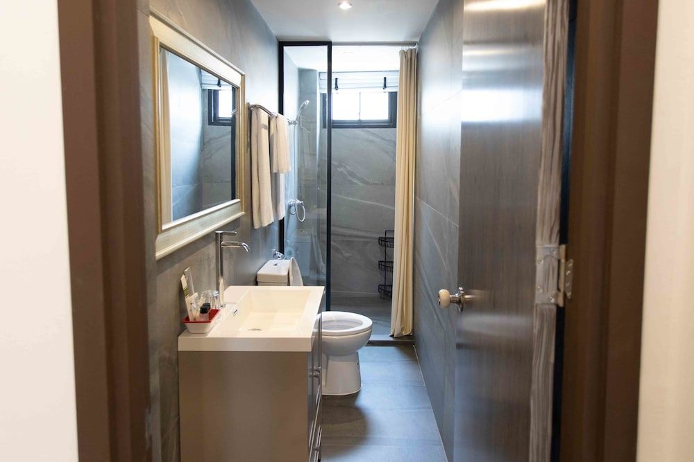 The House Pratunam Studio Twin Room With Balcony (No Elevator, 4 Stories Wing) 5