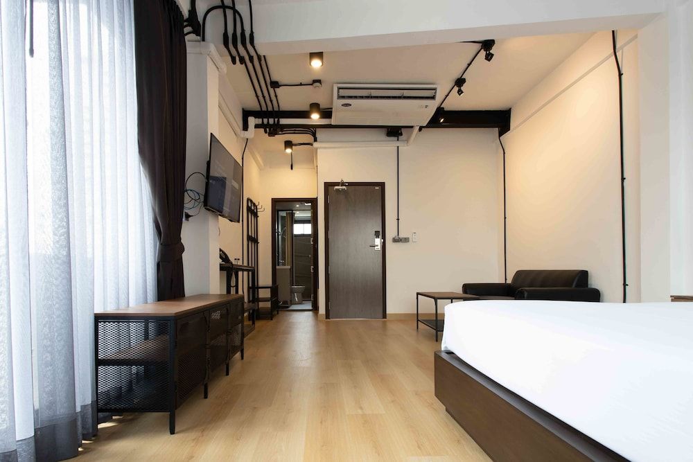 The House Pratunam Studio Twin Room With Balcony (No Elevator, 4 Stories Wing) 11