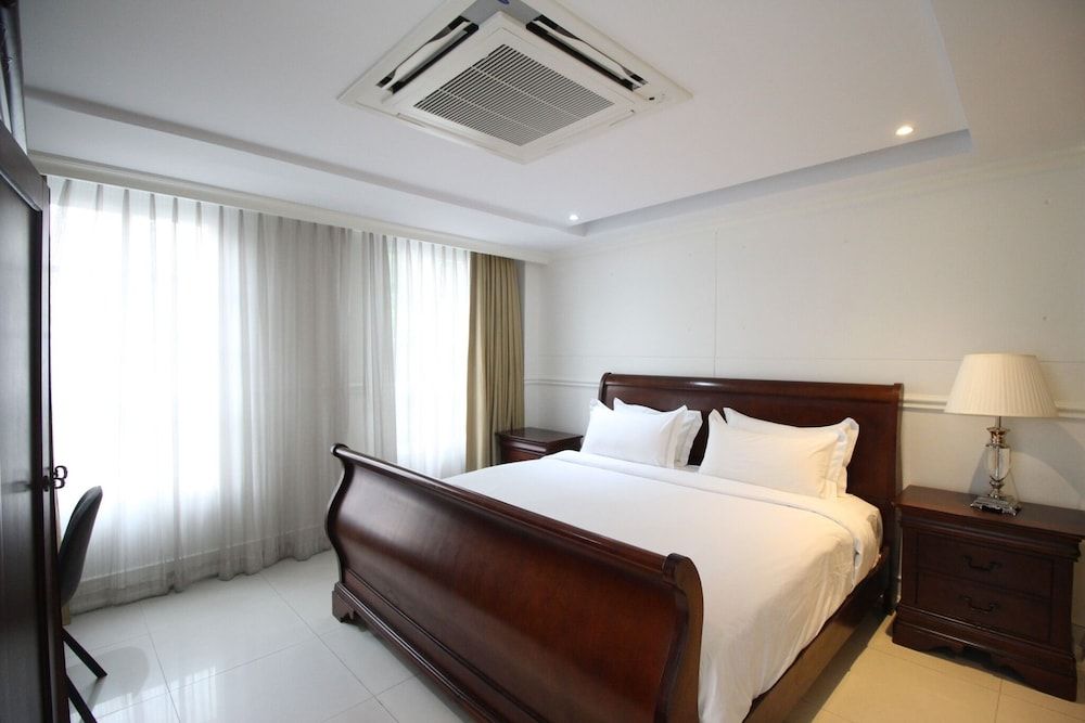 undefined Sasha House 8