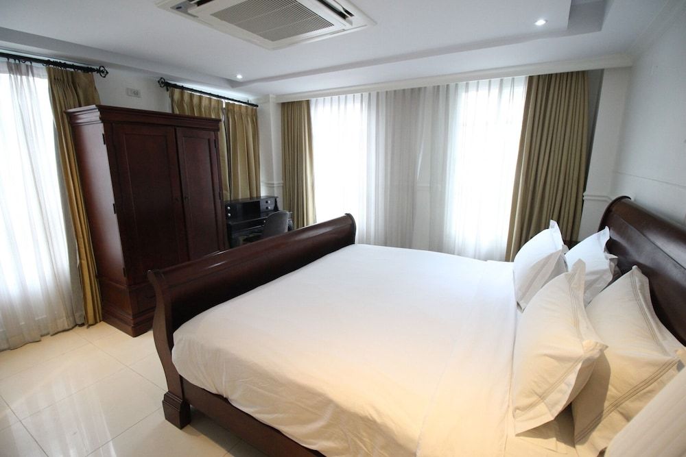 undefined Sasha House 3