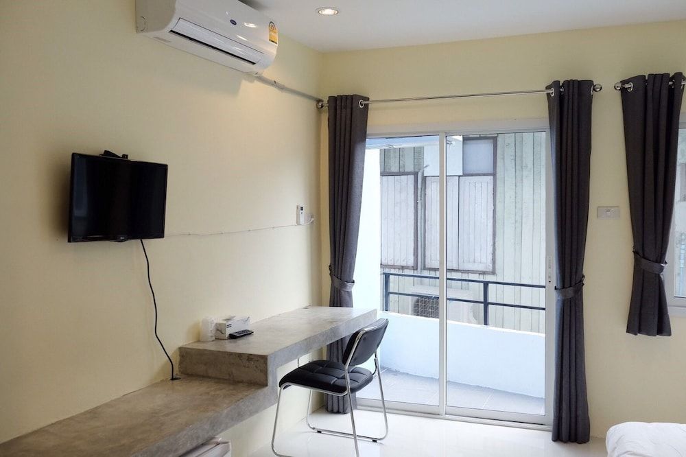 undefined The Village 7