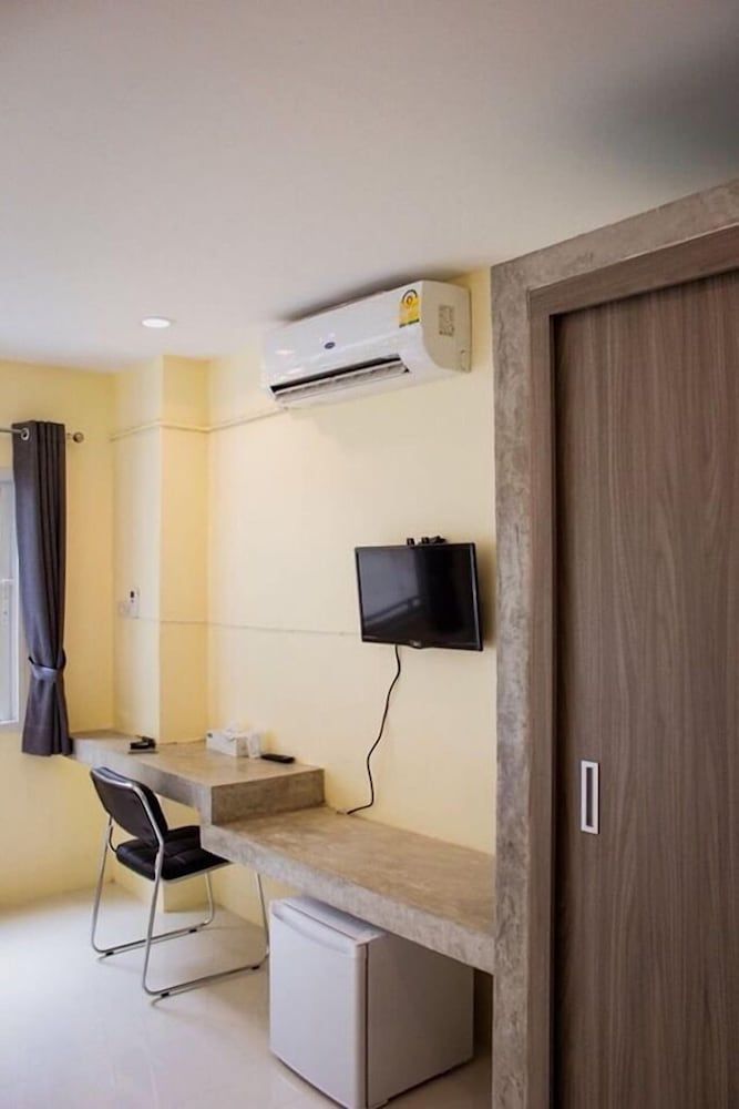 undefined The Village 9