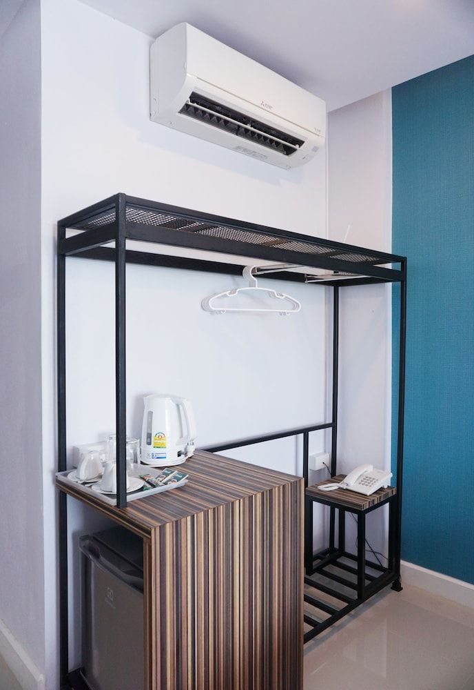 Red Door Standard Double Room 6