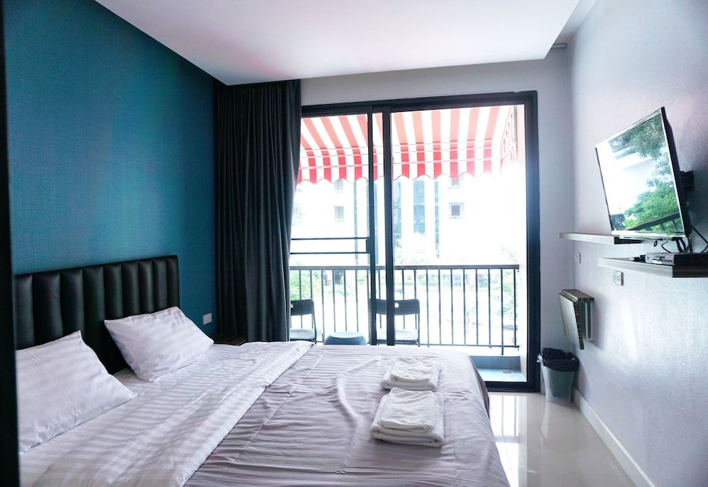 Red Door Standard Double Room 2