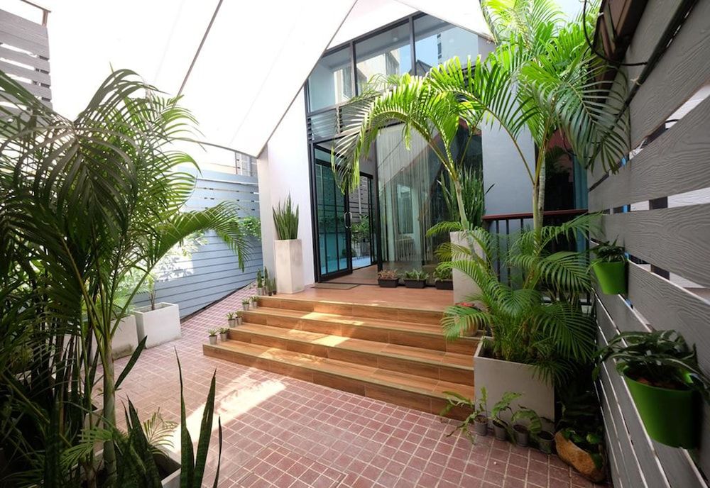 undefined Red Door 5