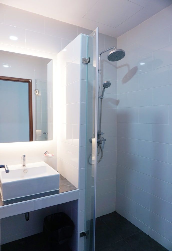 Red Door Standard Double Room 5