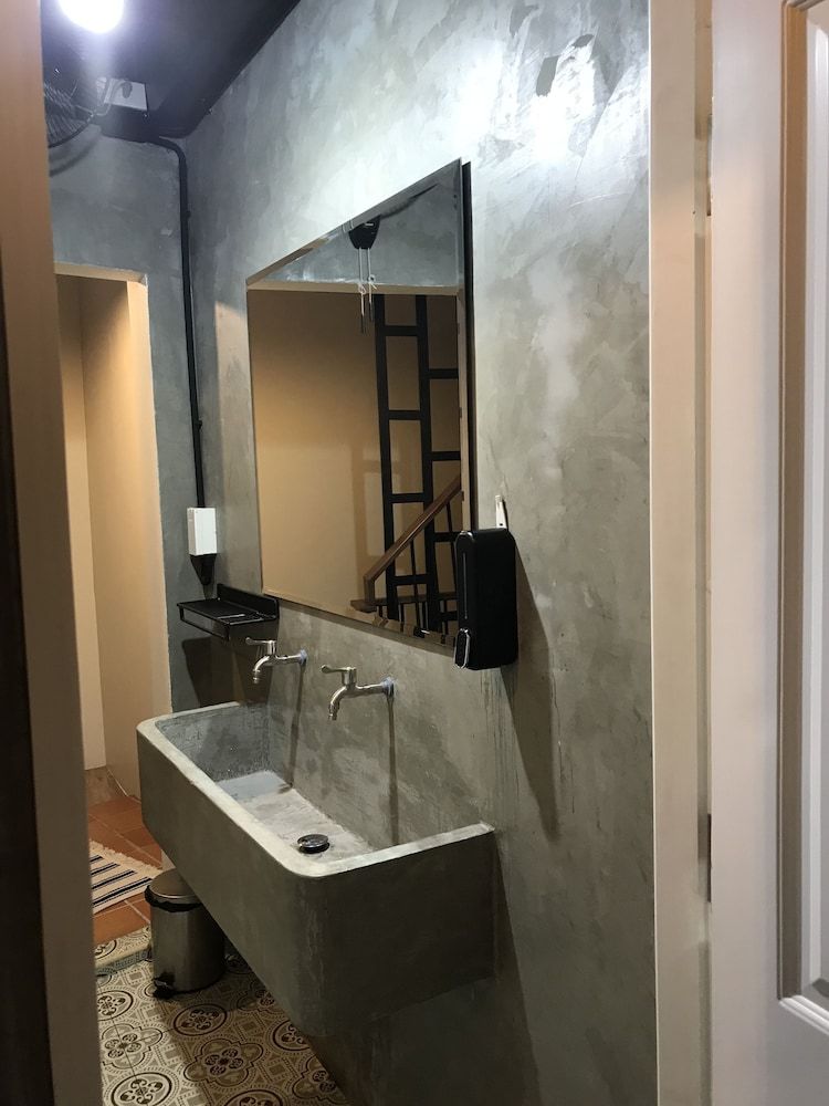 Arun Old Town Hostel 8-Bed Mixed Dormitory 5