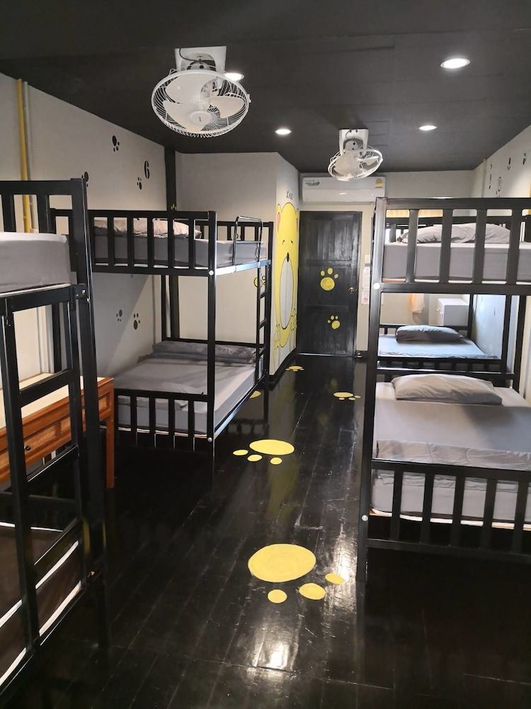 Feel Like Home Dormitory - Hostel 8-Bed Mixed Dormitory 11