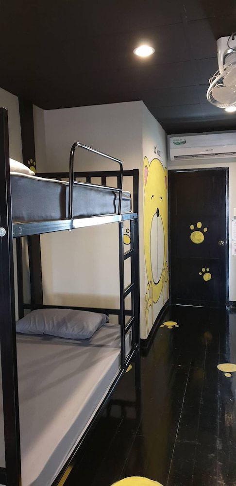 Feel Like Home Dormitory - Hostel 8-Bed Mixed Dormitory 12
