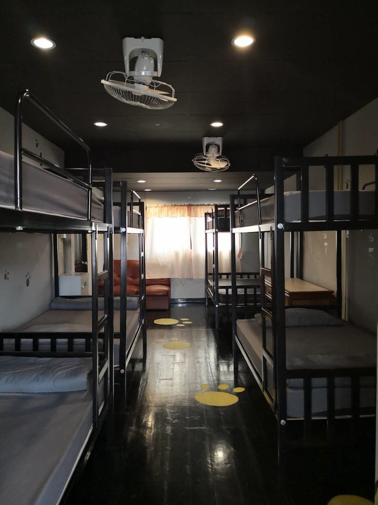 Feel Like Home Dormitory - Hostel 8-Bed Mixed Dormitory 9