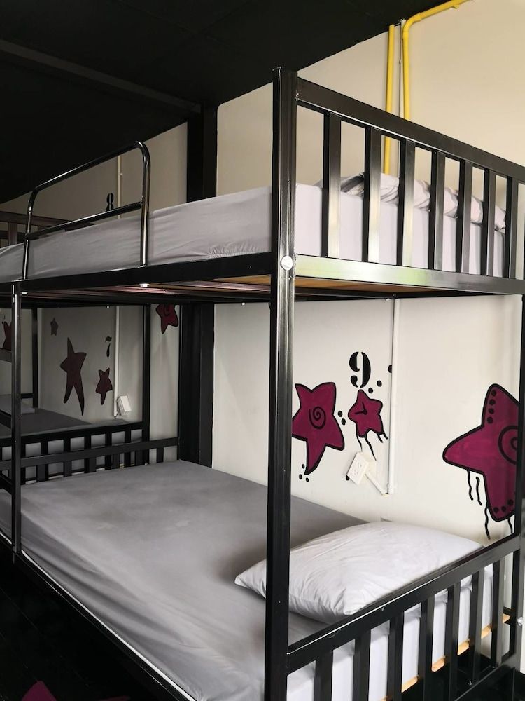 Feel Like Home Dormitory - Hostel 8-Bed Mixed Dormitory 5