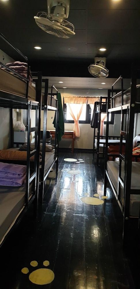 Feel Like Home Dormitory - Hostel 8-Bed Mixed Dormitory 14