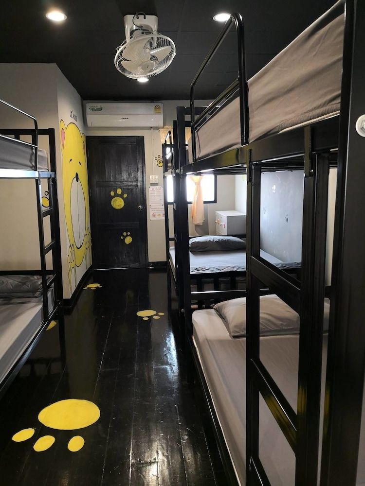 Feel Like Home Dormitory - Hostel 8-Bed Mixed Dormitory 10