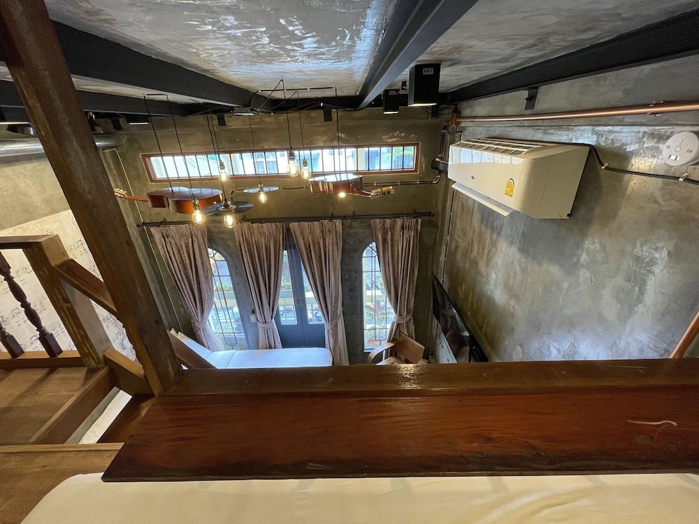 Central Old Town Cottage King Suite with Balcony 5