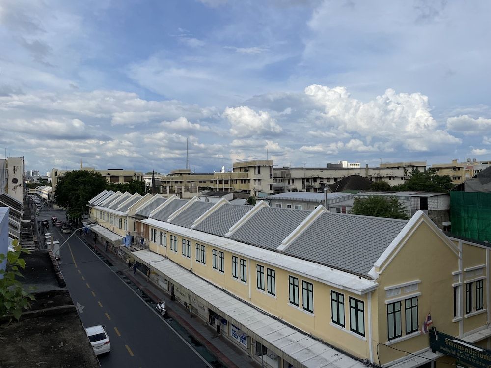 Central Old Town Cottage King Suite with Balcony 7