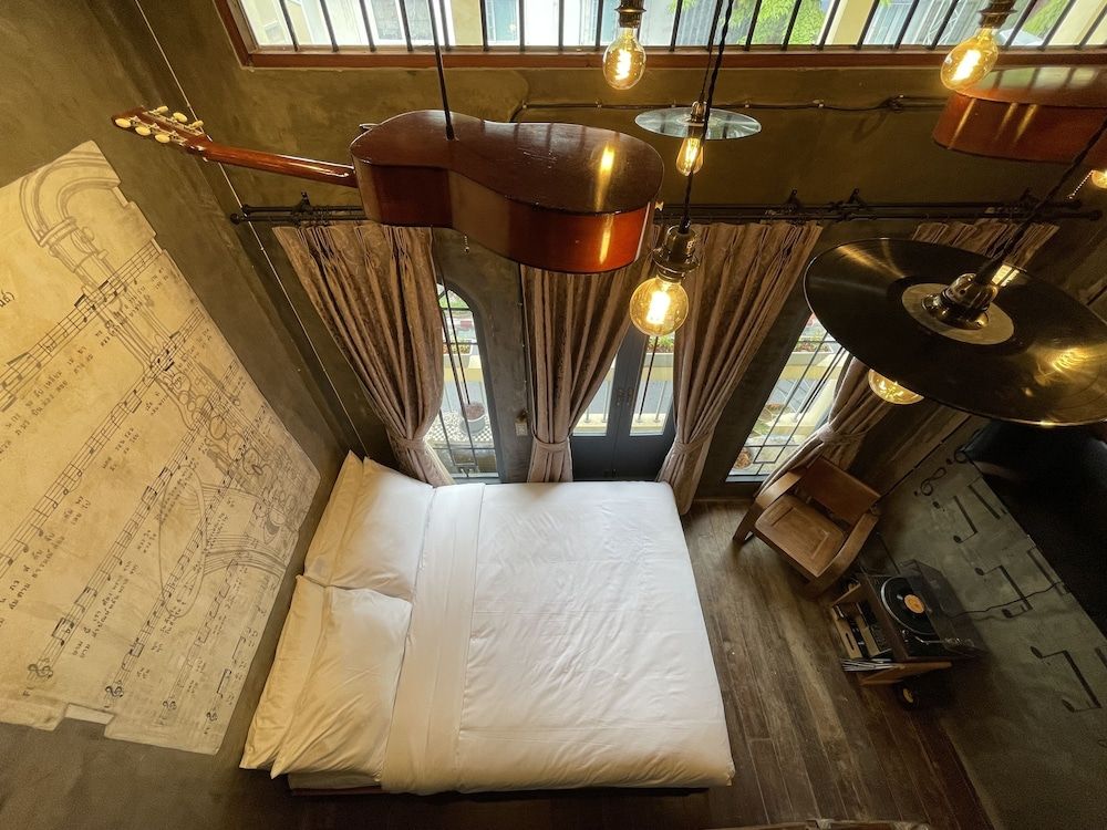 Central Old Town Cottage King Suite with Balcony 14