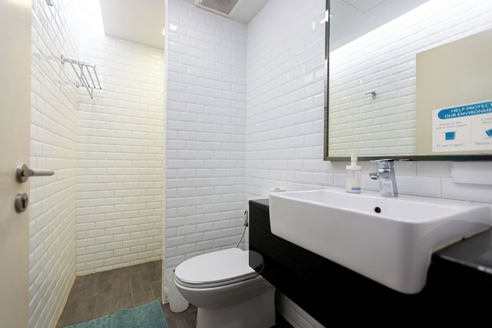 Simply Sleep Hostel Simply Twin Room no Window 9