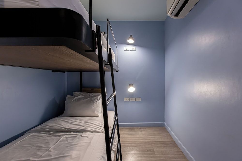 Simply Sleep Hostel Simply Twin Room no Window 4