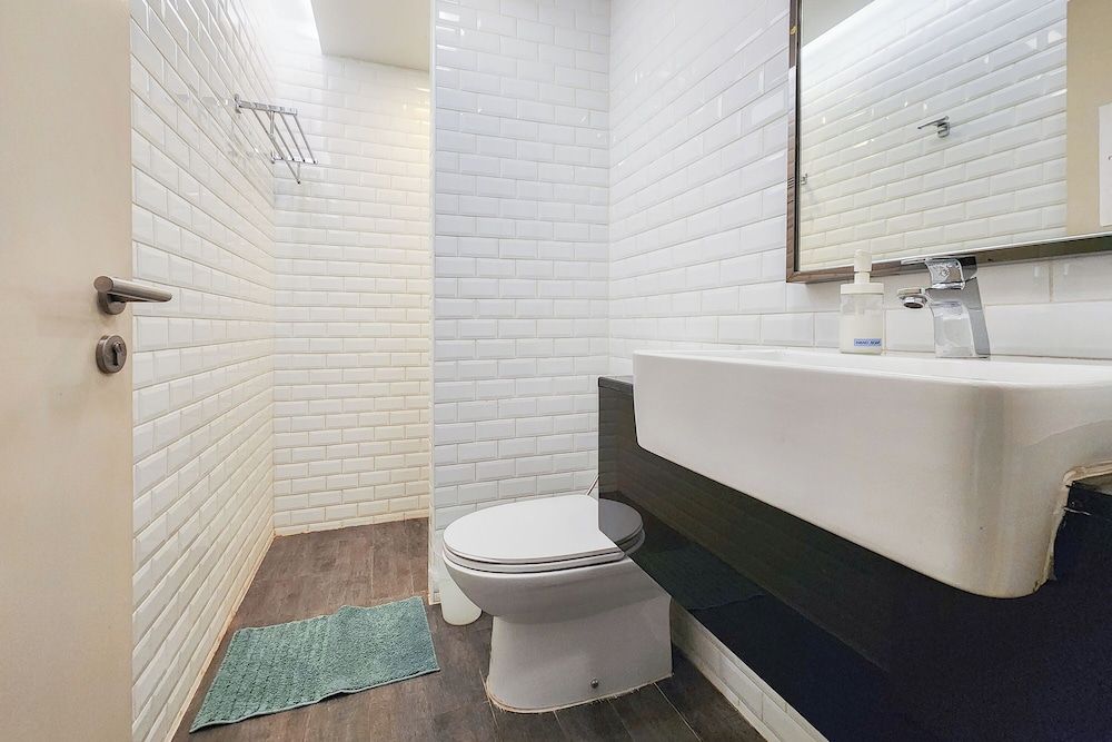 Simply Sleep Hostel Simply Twin Room no Window 8