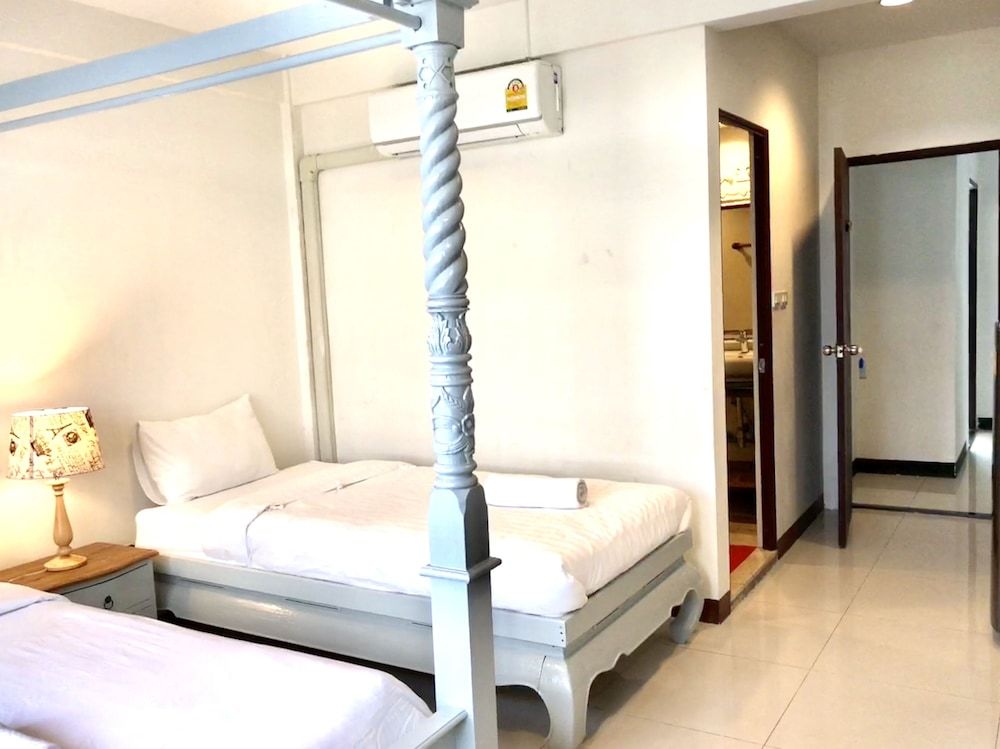 undefined 39 Living 8