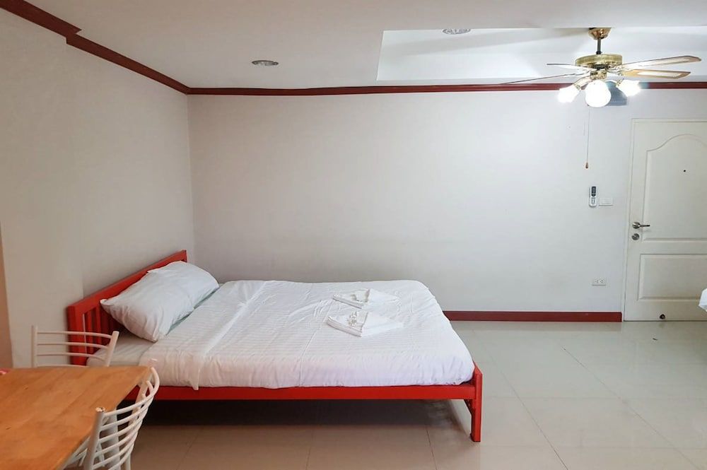 undefined The Infinity 62 7