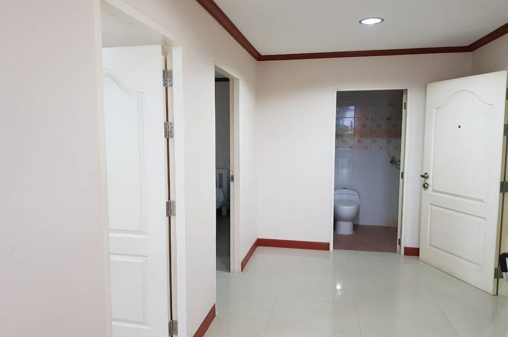 undefined The Infinity 62 2