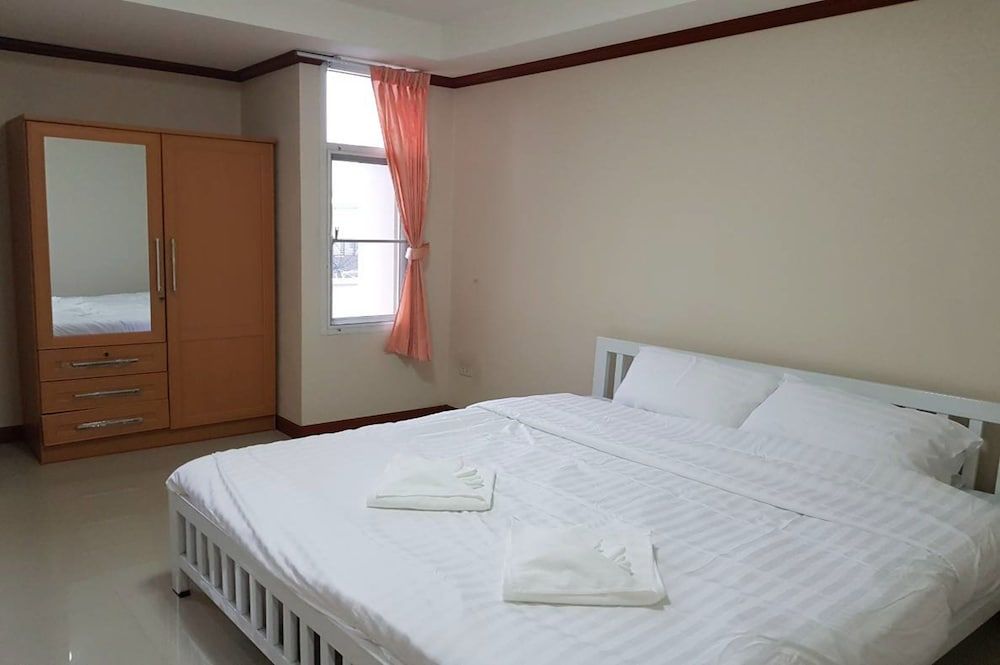 undefined The Infinity 62 8