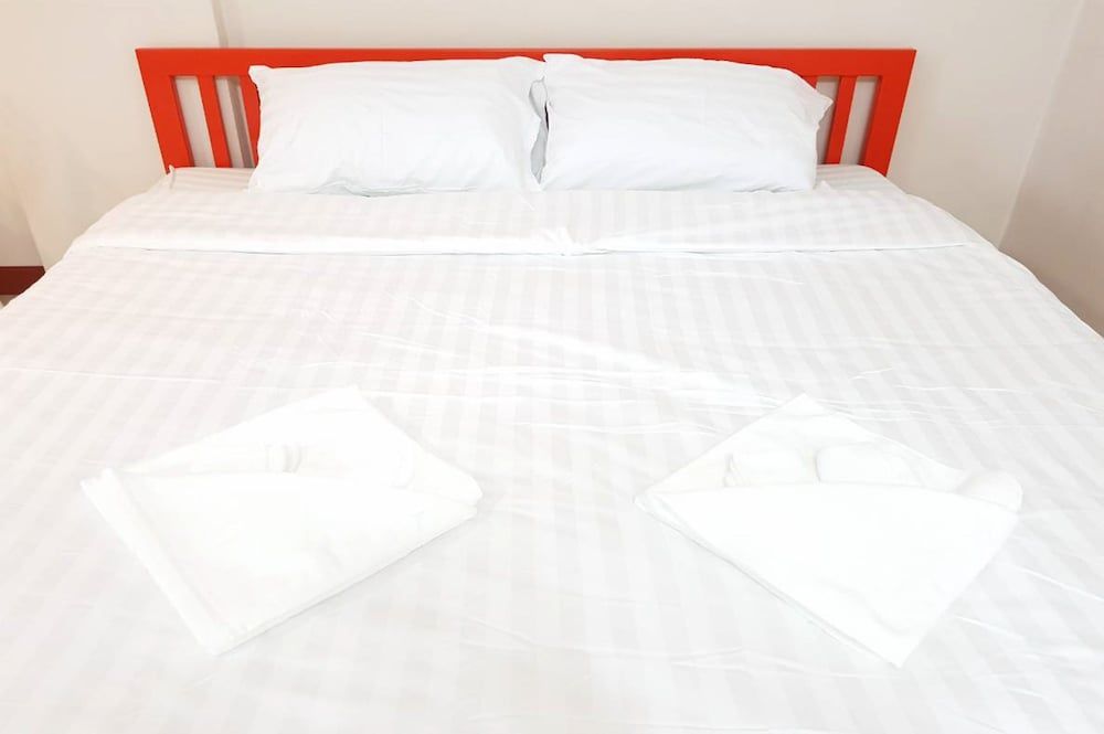 undefined The Infinity 62 9