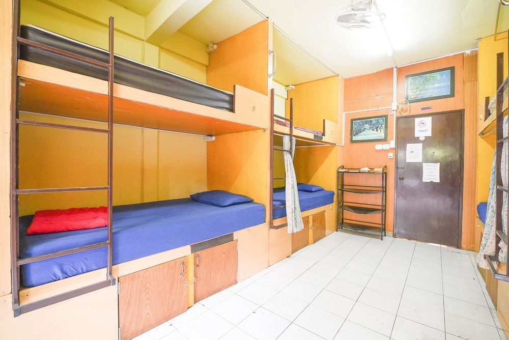 undefined OYO 938 Place Inn - Hostel 7