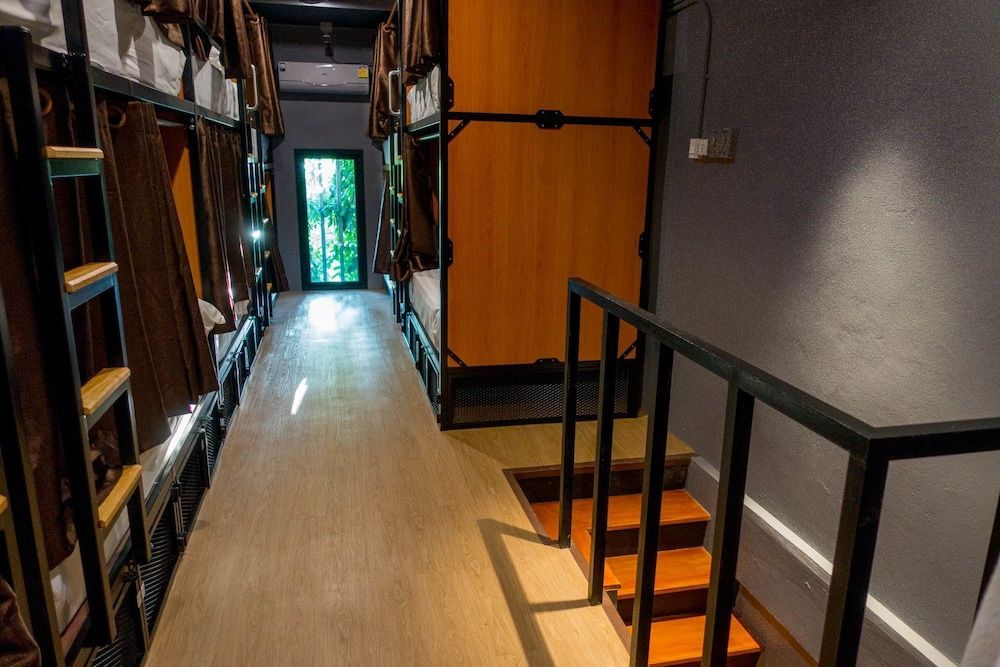 Comfy Bed Hostel - Adults Only Bed Mixed Dormitory 5