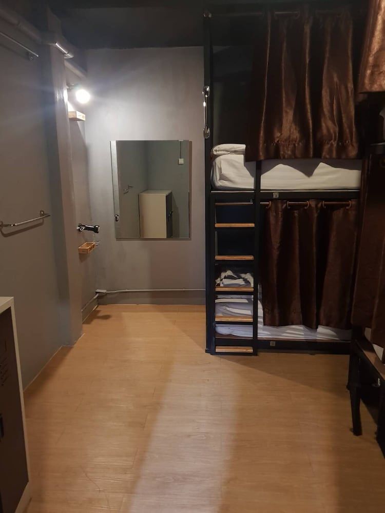 Comfy Bed Hostel - Adults Only 4-Bed Female Dormitory 4
