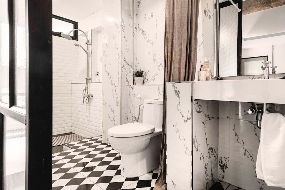 BA Suite (AK)