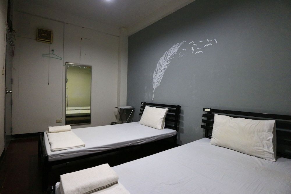 M House Hostel Standard Twin Room 5