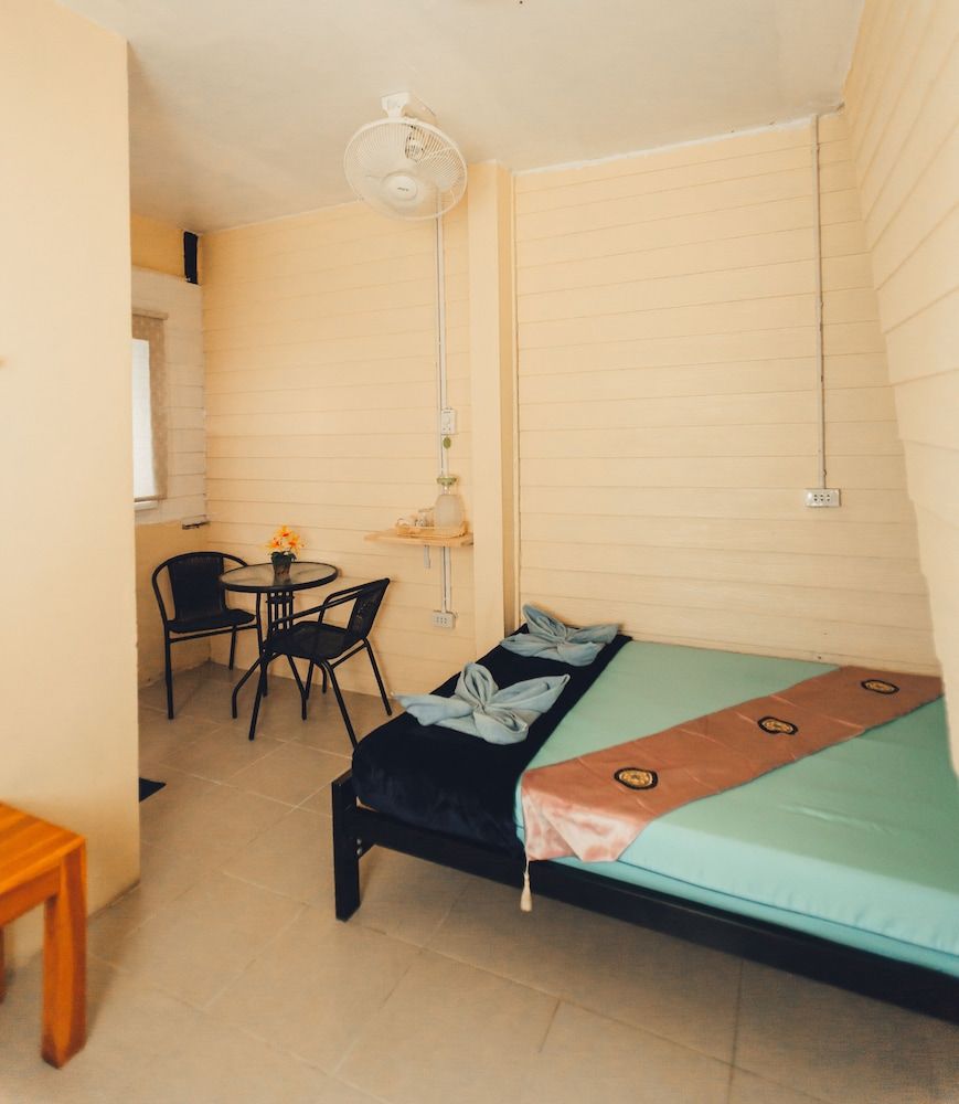 Baanbangkok Chinatown Standard Room, Non Smoking, Private Bathroom 6