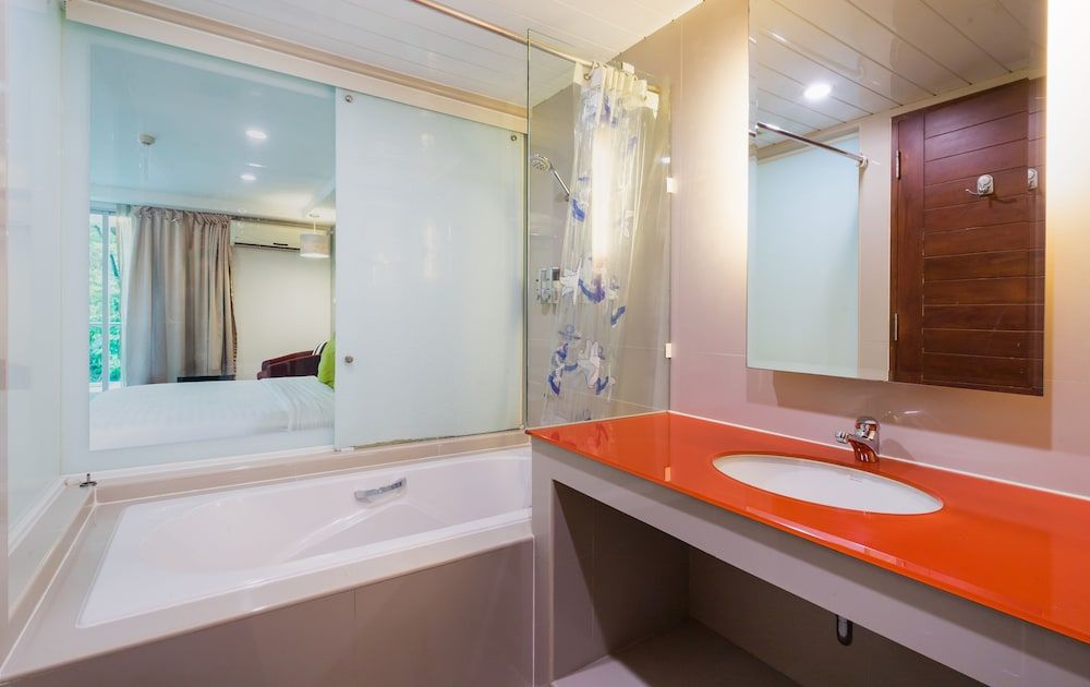 Nice Residence Hotel Bangkok Superior King 2