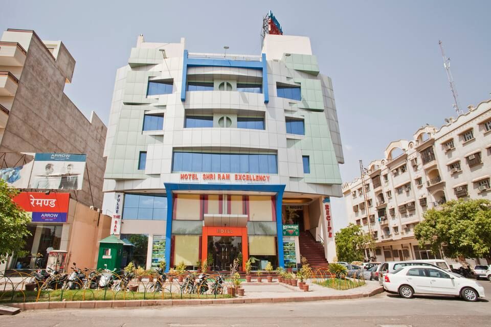 Hotel Shri Ram Excellency facade