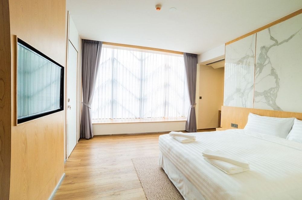 undefined Artino Hotel 8