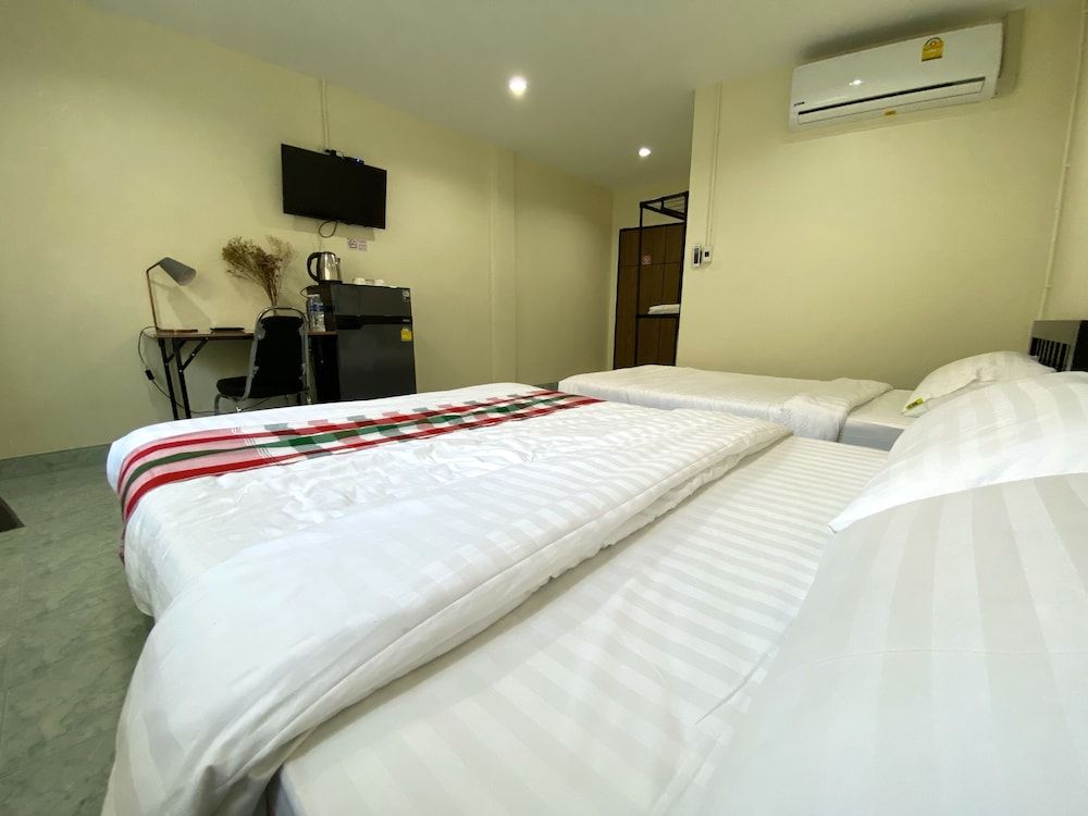 undefined Gate 2Hostel 4