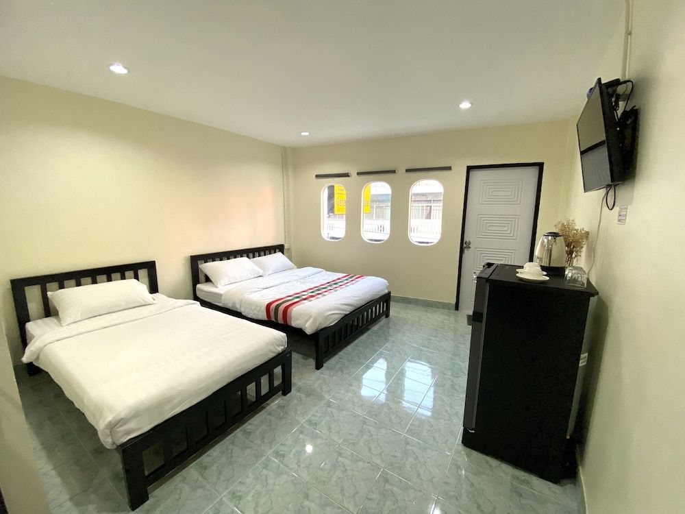 undefined Gate 2Hostel 7