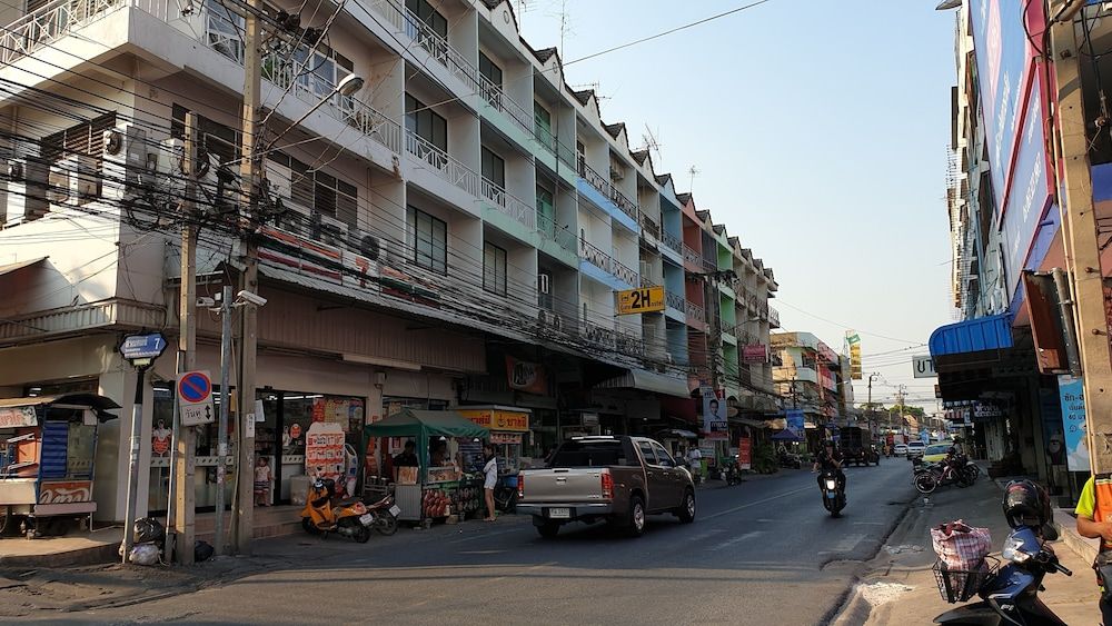 undefined Gate 2Hostel