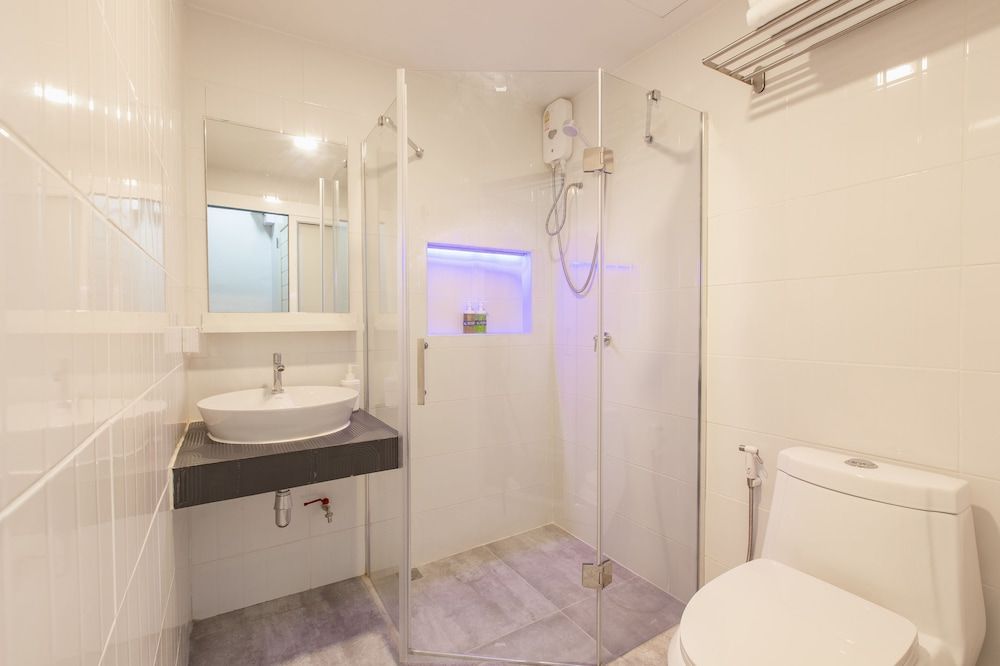 Every Surawong City Double Room, 1 King Bed, City View 20